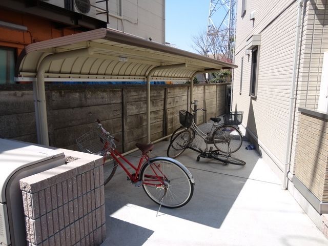 エントランス　★屋根付き駐輪場★