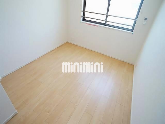 居室・リビング　明るいお部屋です