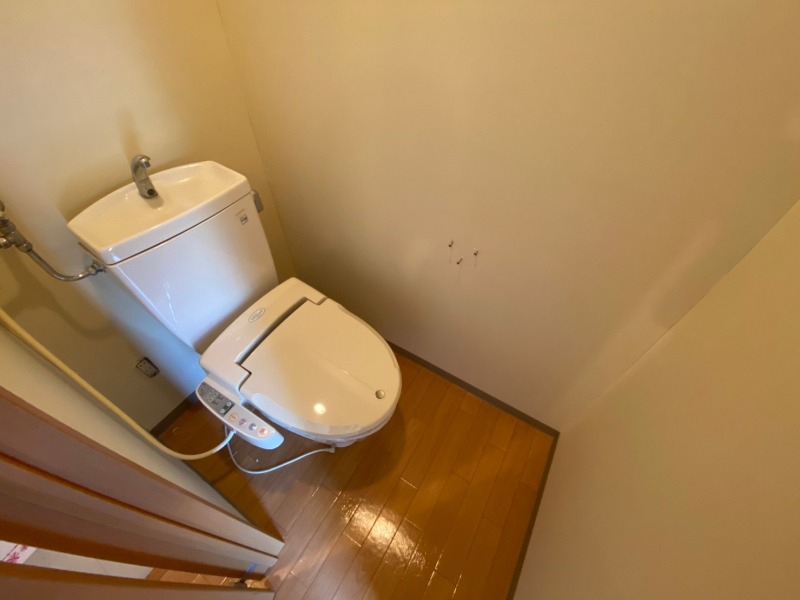 トイレ　ウォシュレット機能がついたトイレ。安心して使用できますね。