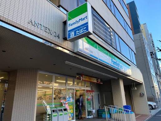 コンビニ　ファミリーマート（コンビニ）まで40m
