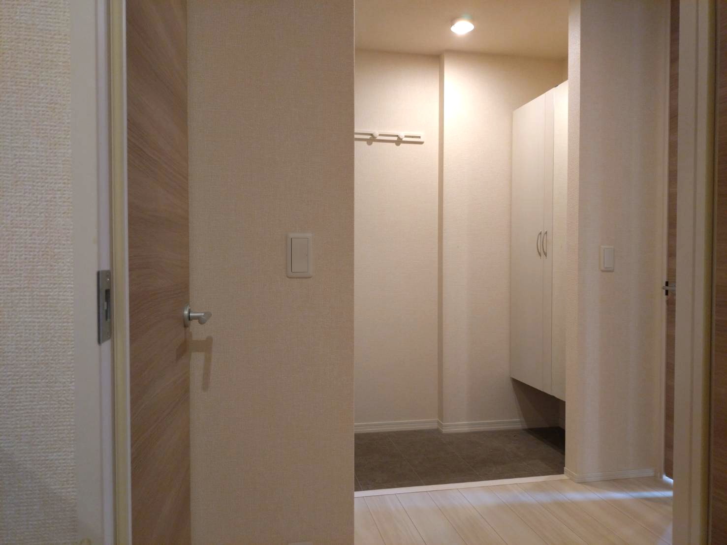 玄関　※同タイプ別部屋