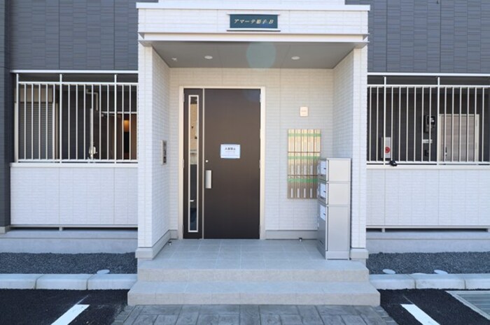 エントランス　エントランスはオートロック付です
