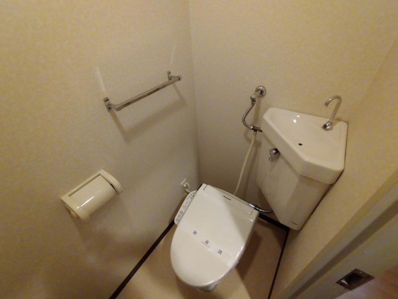 トイレ　トイレです。ウォシュレット付を探している方、おすすめです。