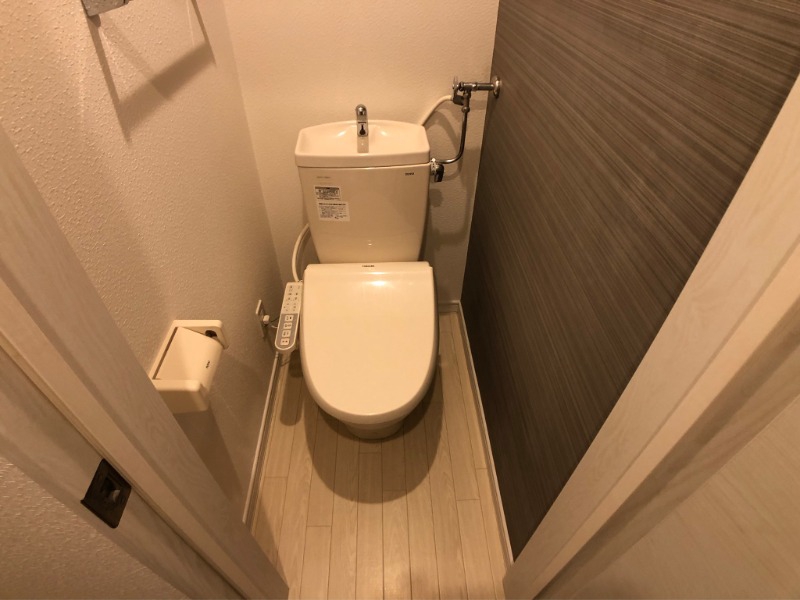 トイレ　トイレです。ウォシュレット付を探している方、おすすめです。