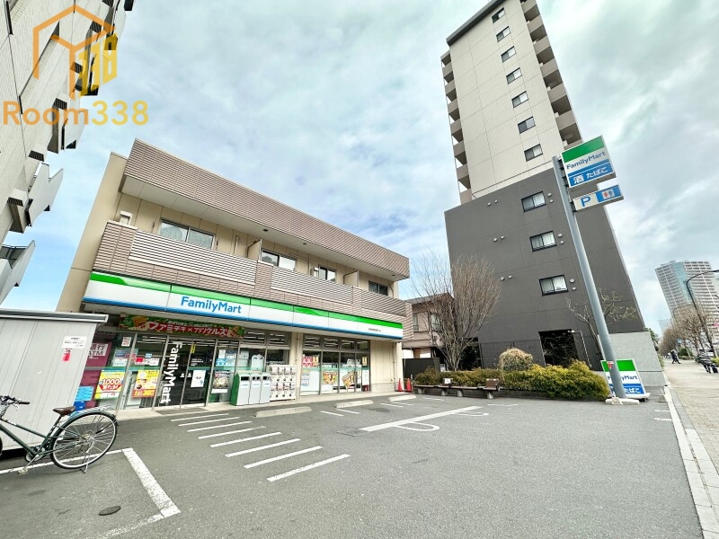 コンビニ　ファミリーマート新宿税務署通り店（コンビニ）まで577m