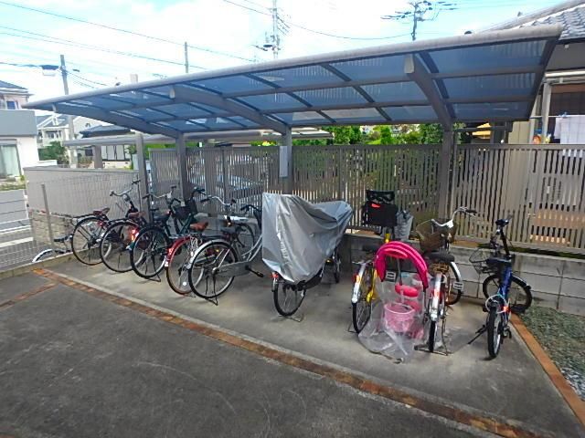 その他共有部分　オートロック内屋根付駐輪場