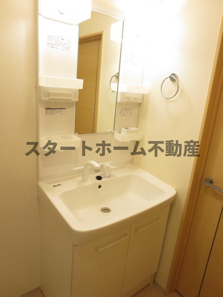 洗面設備　使いやすい洗面所です