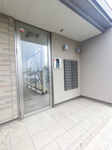 エントランス　☆オートロック完備☆