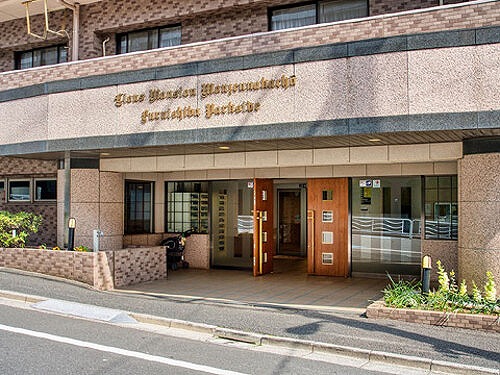 エントランス　エントランス外観