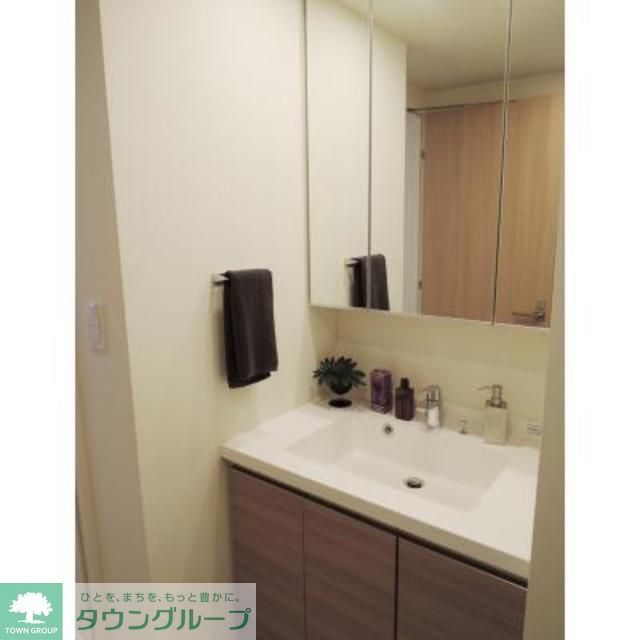 洗面設備　家具等の付帯はありません