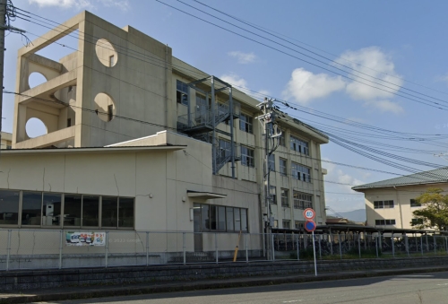 中学校　前原西中学校（中学校）まで370m