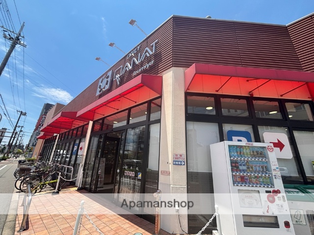 スーパー　デイリーカナートイズミヤ豊新店（スーパー）まで589m