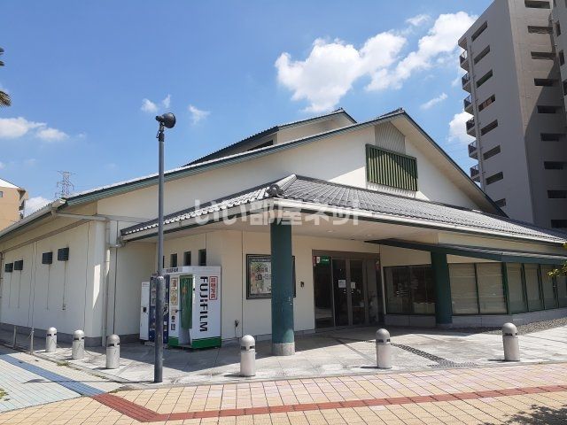 スーパー　ラッキーやまと小泉店（スーパー）まで571m