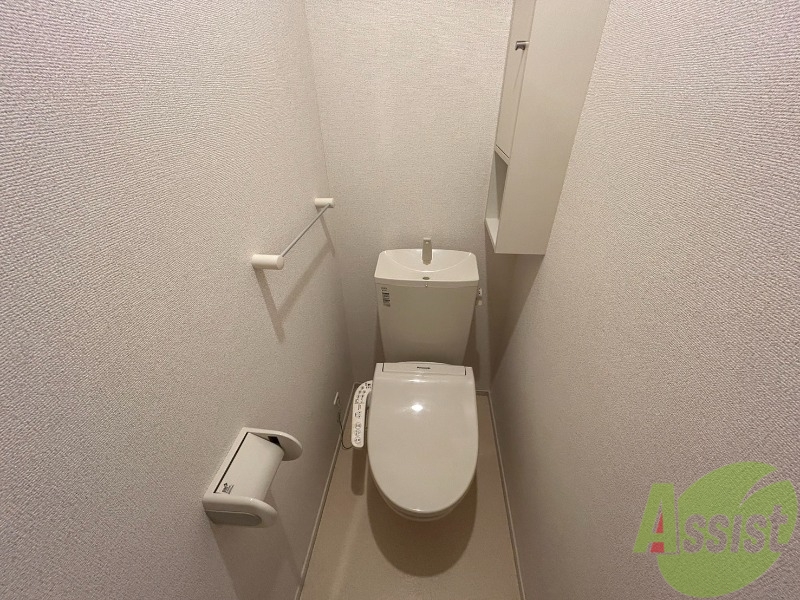 トイレ　トイレはちゃんとシャワー付きトイレとなっております。