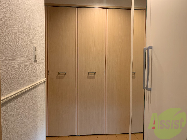 玄関　玄関の様子です。明るい印象ですね。気分もあがりそう。