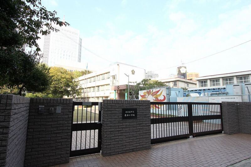 小学校　東桜小学校（小学校）まで343m