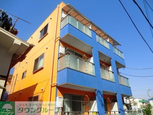 建物外観　オシャレなカラフルマンションオートロック