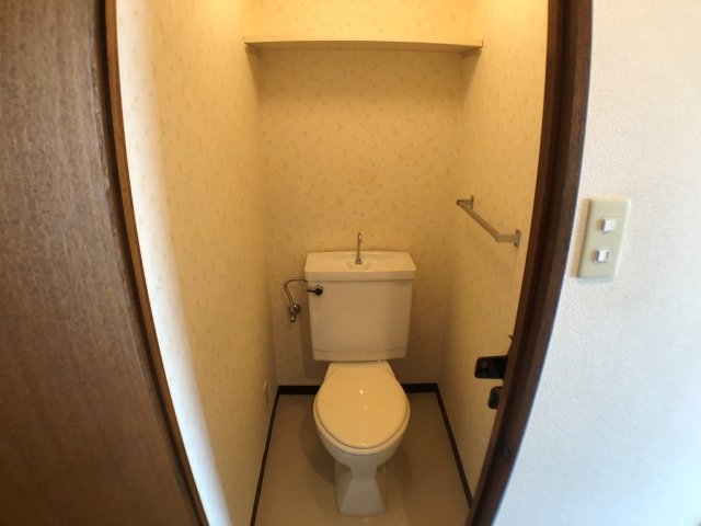 トイレ　コンパクトで使いやすいトイレです♪