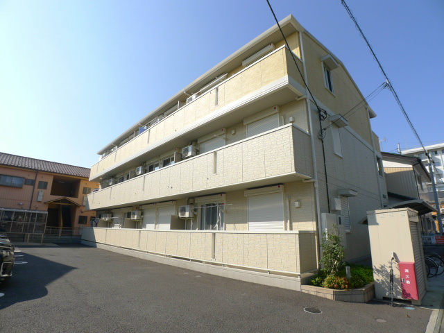 建物外観　カーサ・セフィーロのご紹介は住まいの窓口　アソシエにお任せ下