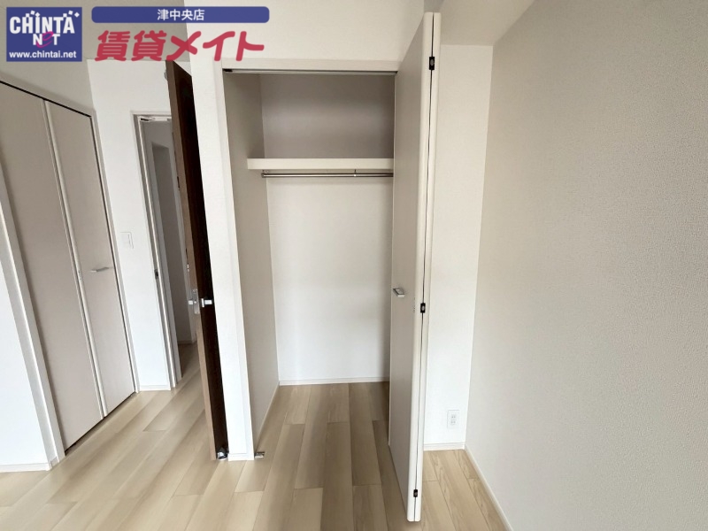 収納　同タイプ反転画像