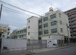 中学校　大阪市立堀江中学校（中学校）まで227m