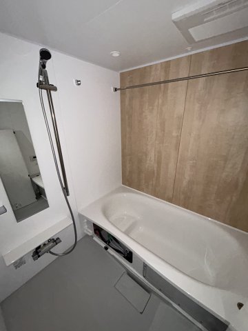 バス・シャワールーム　コンパクトで使いやすいお風呂です