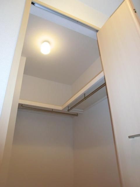 収納　※同建物別室設備施工例　現況優先