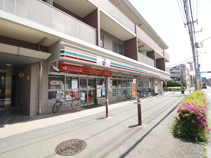 コンビニ　セブンイレブン（コンビニ）まで540m