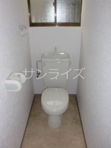 小路東一戸建のトイレ写真