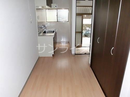 小路東一戸建の居間写真