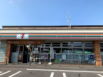 コンビニ　セブンイレブン札幌新川2条店（コンビニ）まで398m