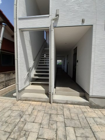 エントランス　建物の階段です