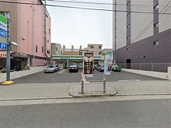 コンビニ　ファミリーマート 新北野三丁目店（コンビニ）まで652m