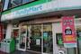 コンビニ　ファミリーマート用賀四丁目店（コンビニ）まで442m