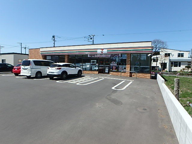 コンビニ　セブンイレブン苫小牧木場町店（コンビニ）まで207m