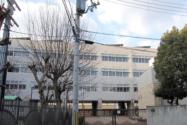 中学校　神戸市立長田中学校（中学校）まで613m