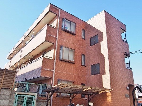建物外観　南向き日当たり良好です。