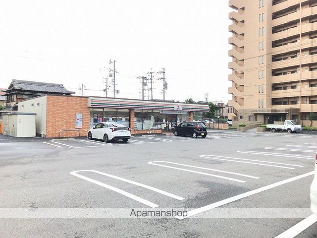 コンビニ　セブンイレブン（コンビニ）まで504m
