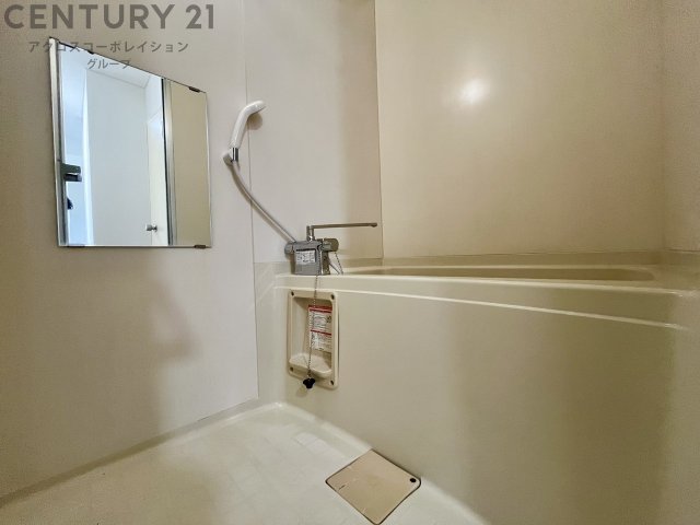 バス・シャワールーム　シンプルで機能的なユニットバスです