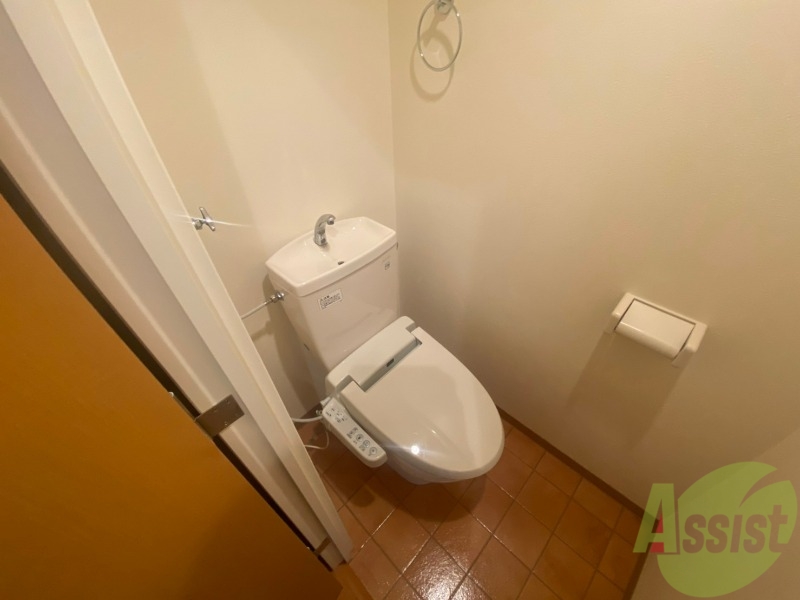 トイレ　こちらはトイレです。清潔感があり、安心して使用できます。