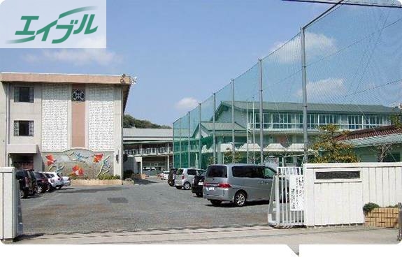 中学校　岡山市立石井中学校（中学校）まで730m