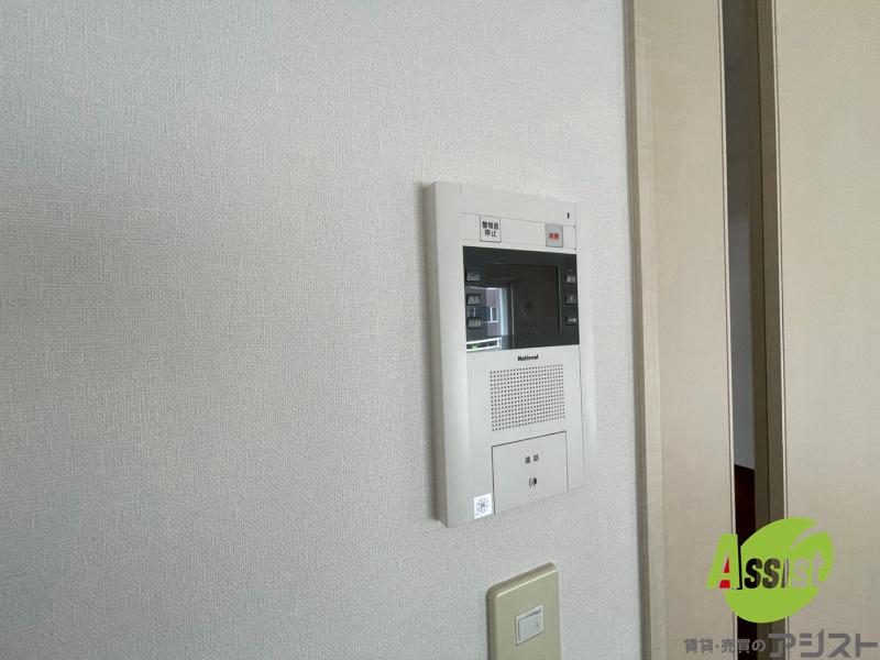セキュリティ　ＴＶモニター付インターホンです。来客者の顔が見えるので安心！