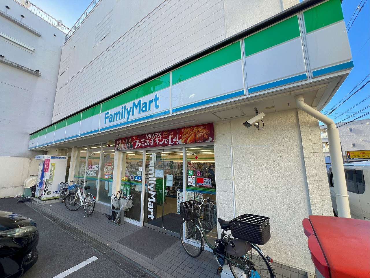 コンビニ　ファミリーマート豊中本町店（コンビニ）まで309m