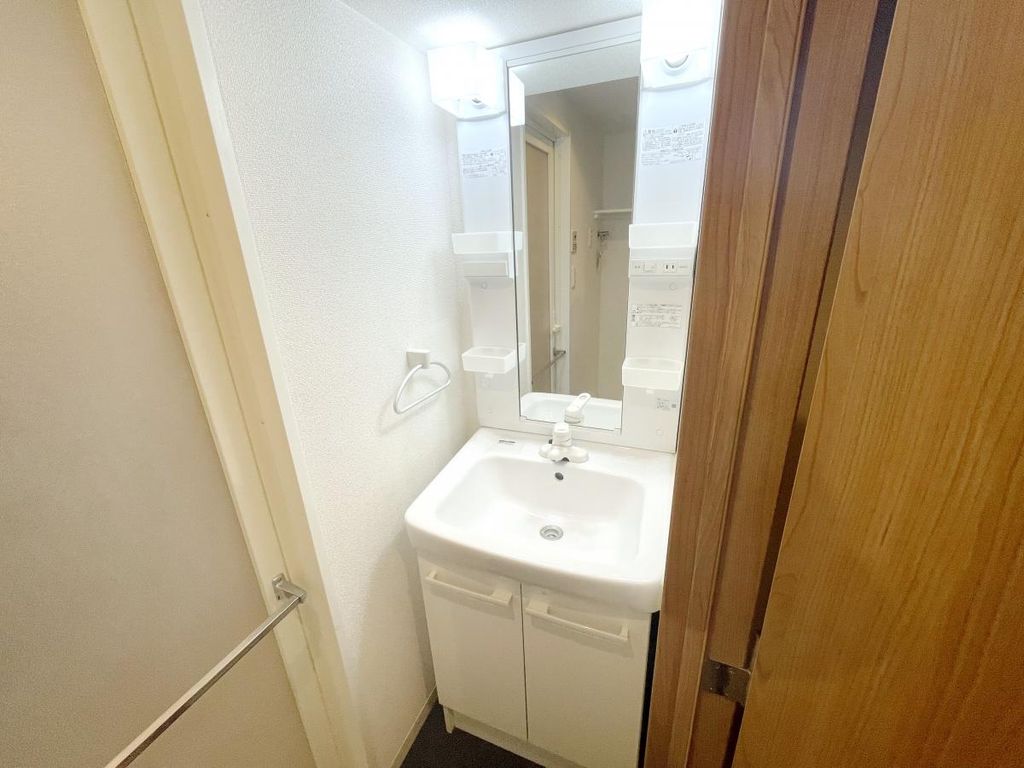 洗面設備　同じタイプの別部屋写真