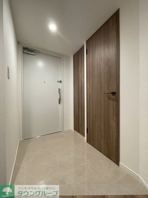玄関　※写真は同タイプ住戸です。