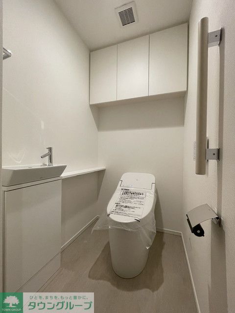 トイレ　※写真は同タイプ住戸です。