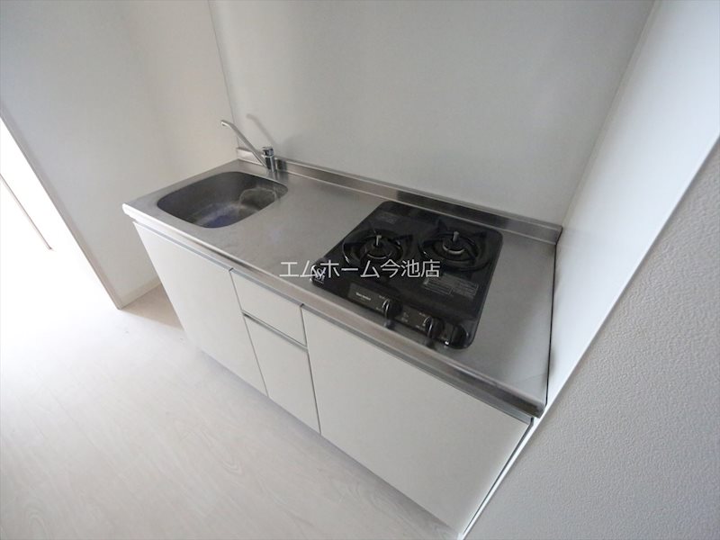 キッチン　システムキッチン（ガス2口コンロ付）