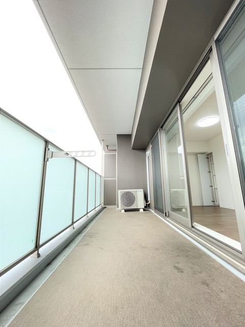 バルコニー　同物件他居室の写真です