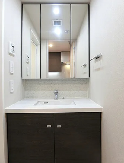 洗面設備　※別部屋の参考写真です。
