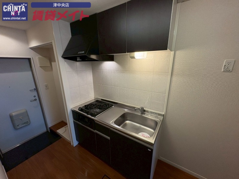 キッチン　別部屋反転参考写真